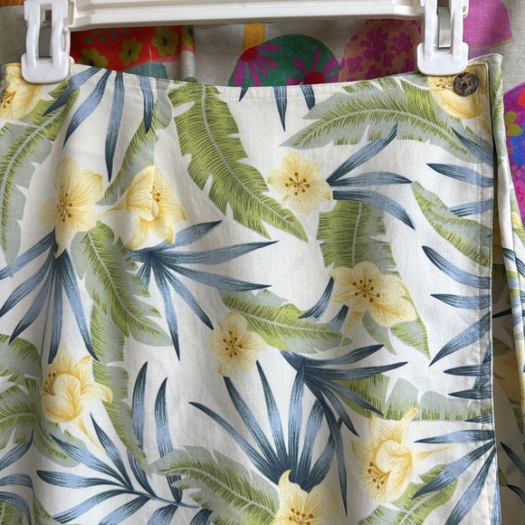 Pearl Head Bay Floral 100% Silk Skort. Size 6 - Picture 2 of 9